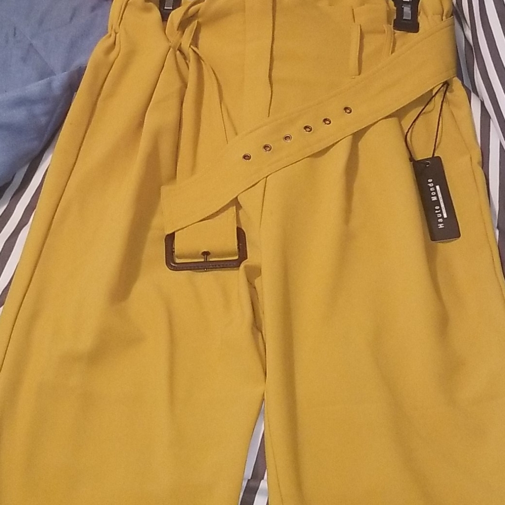 Golden High-waisted cuffed pants